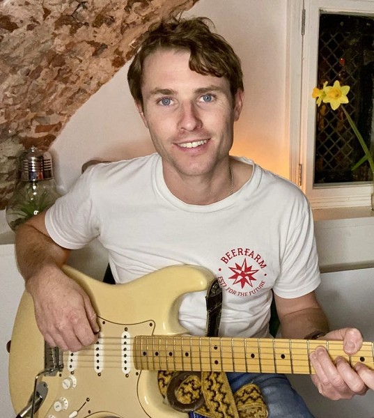 Colin — gitaarles videoles