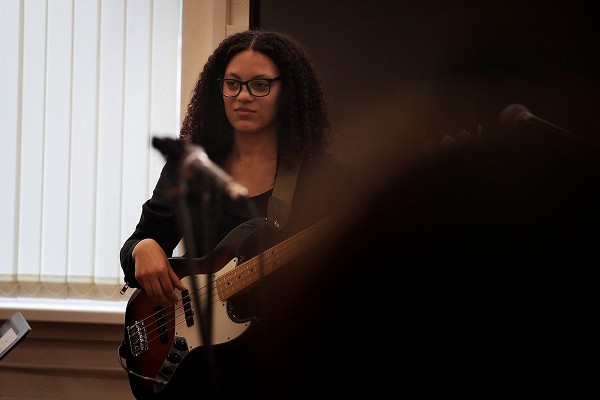 Johnnie Elza — contrabasles Rotterdam-Albrandswaard