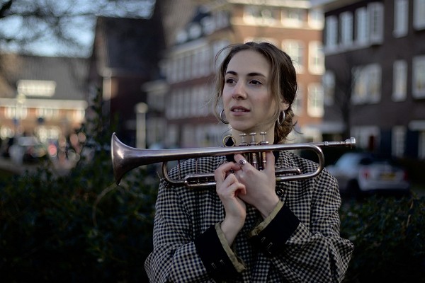 Tal — trompetles videoles