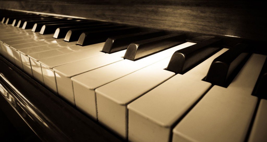 piano-header.jpg