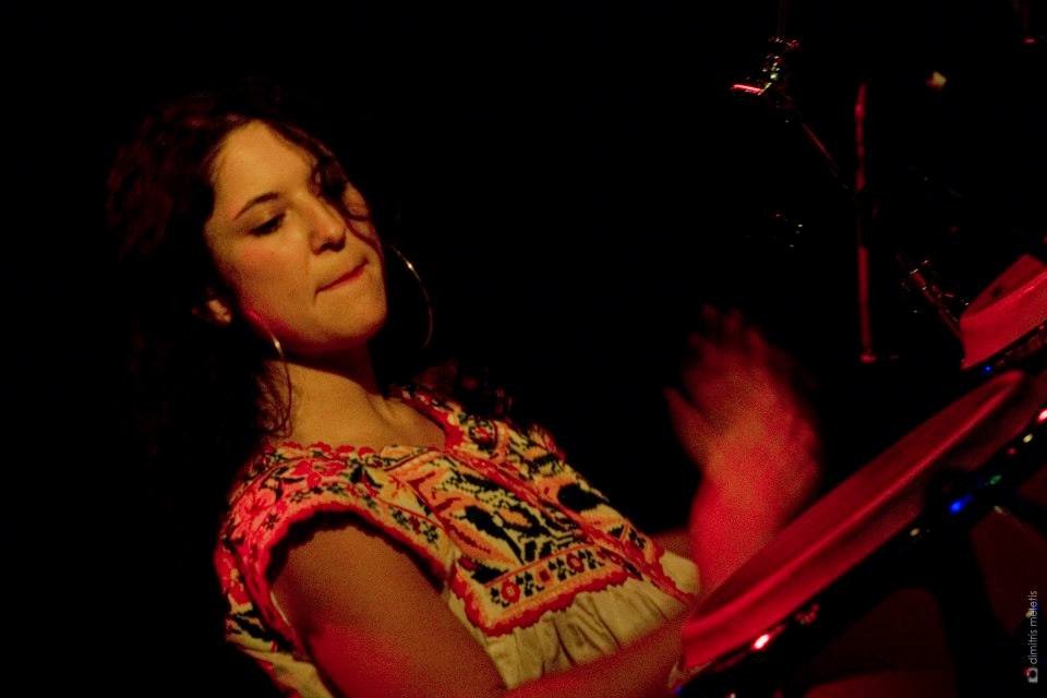 Lauriane-Ghils-latin-percussie-en-cajondocent