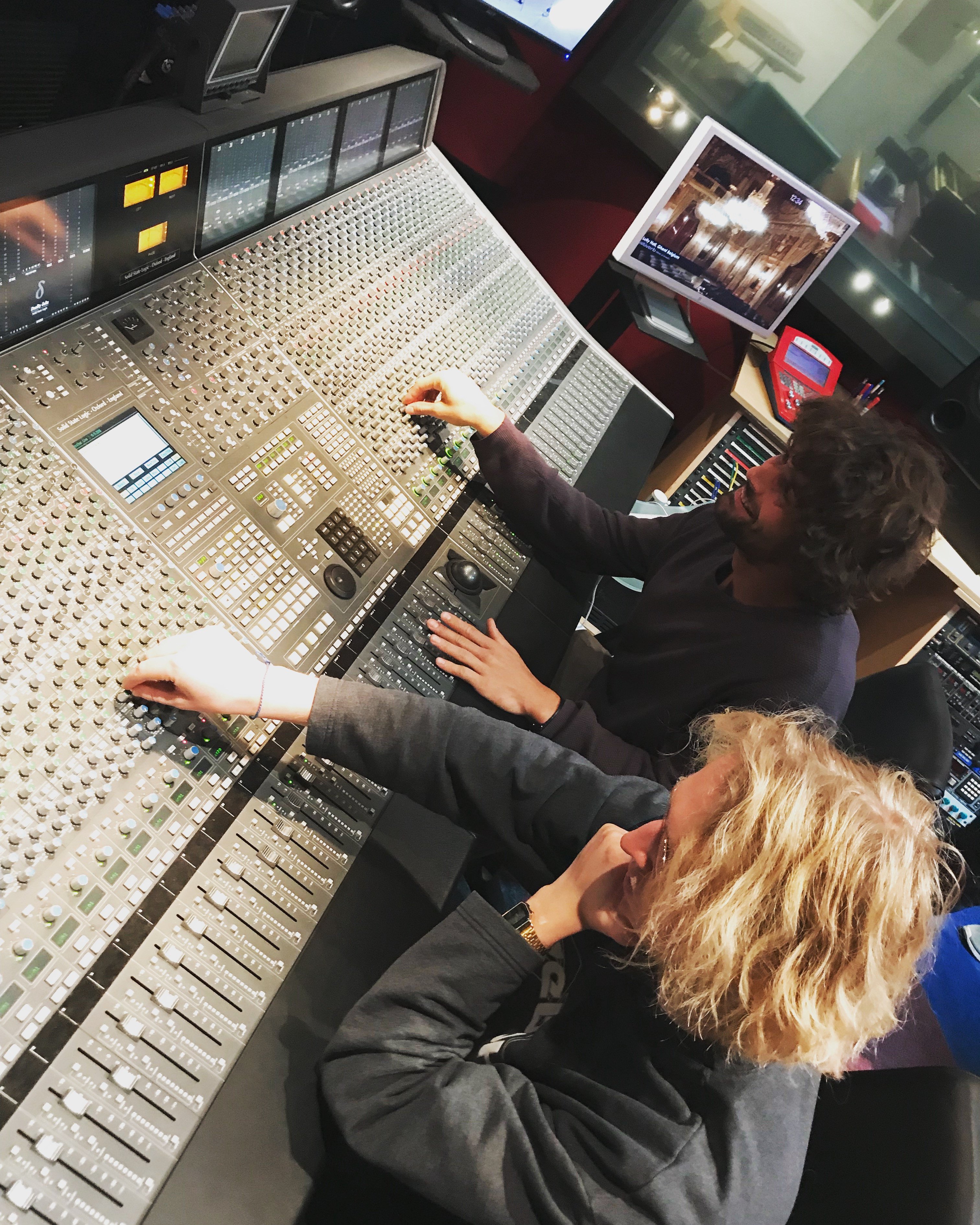 F5465D1D-0F72-4774-96FE-B00823E1777B