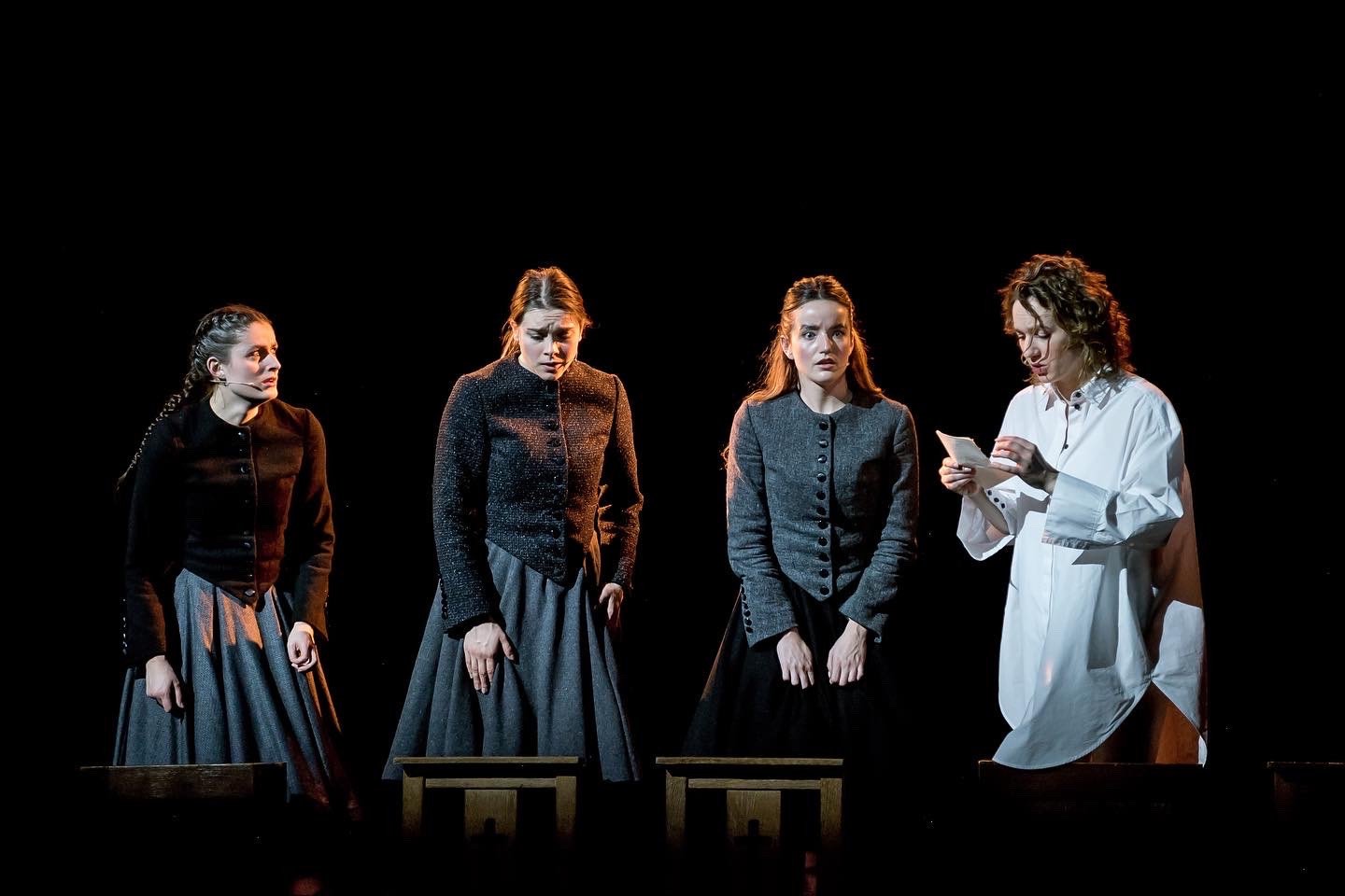 AEFC4151-C9E0-4A06-B6B1-7B1EA6C2D303