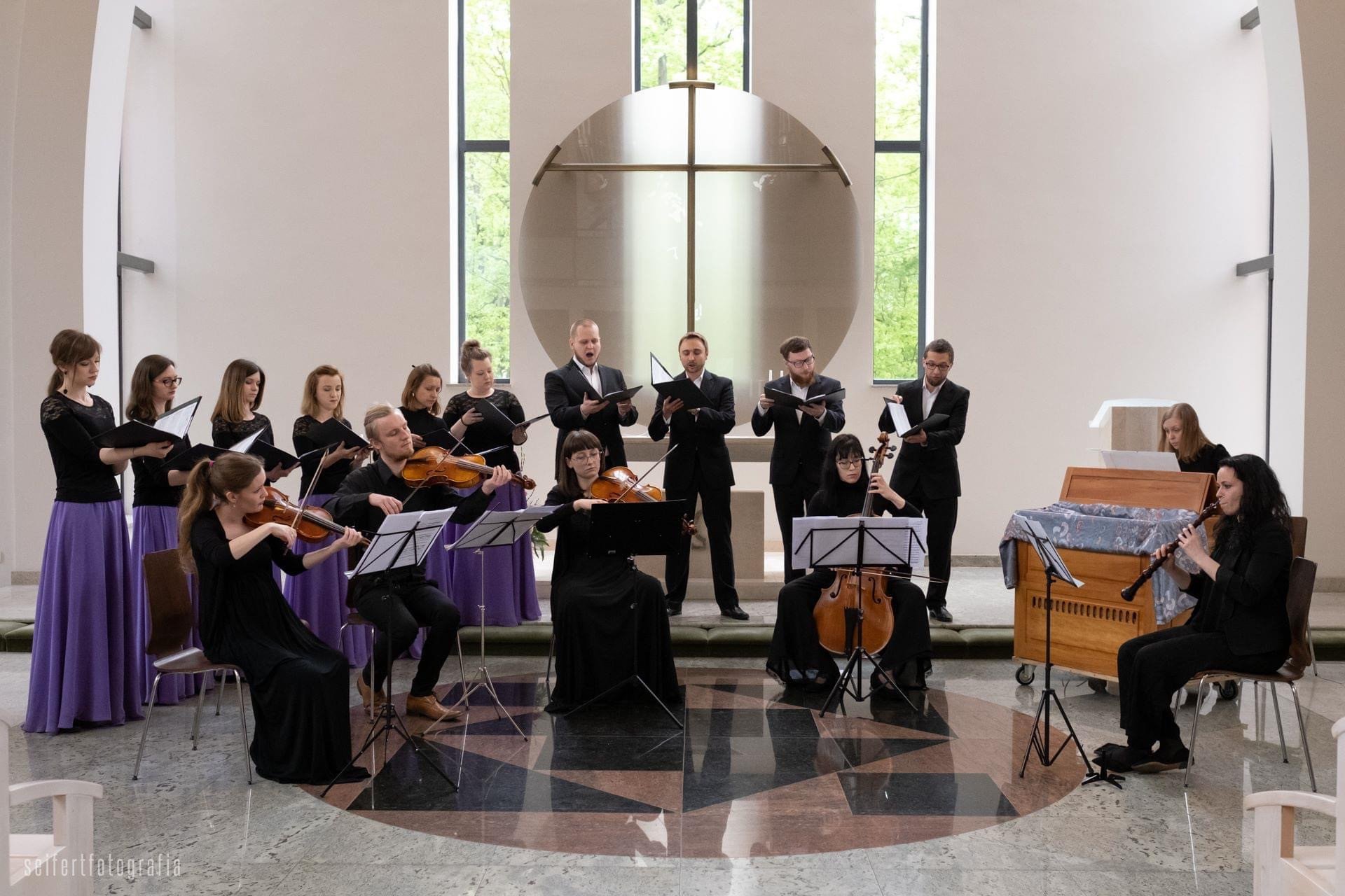 AAD41FE6-EEE8-4EF6-98AB-3C37BDF3D7E6