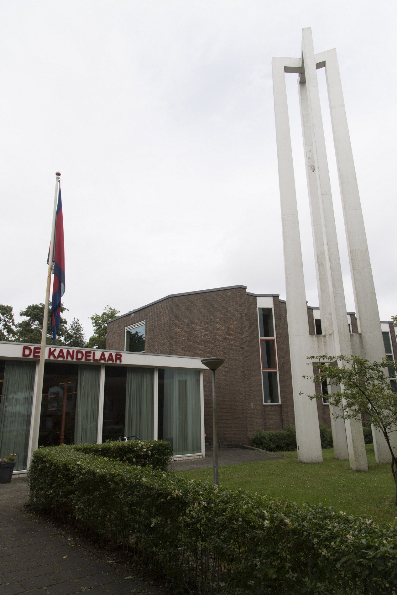 Amsterdam,_Burgemeester_Vening_Meineszlaan_64_-_Kandelaar=AntonvD-2016-004.jpeg